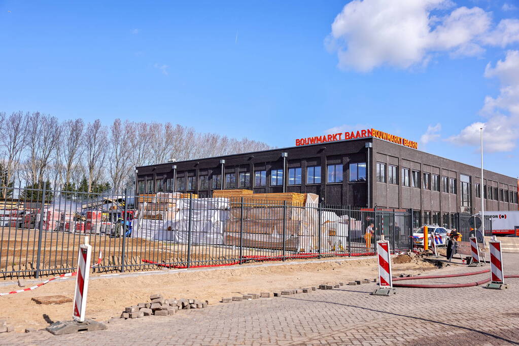 Day After: Zeer grote brand terrein Bouwmarkt Baarn
