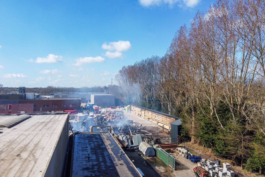 Day After: Zeer grote brand terrein Bouwmarkt Baarn