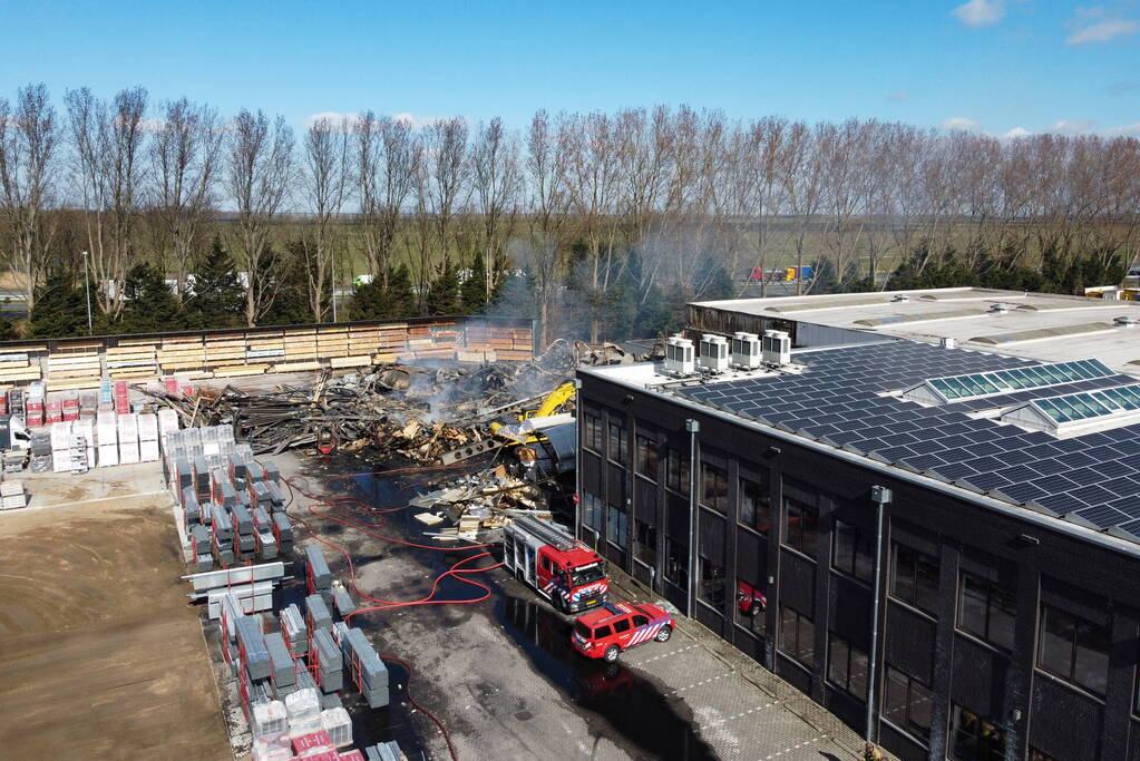 Day After: Zeer grote brand terrein Bouwmarkt Baarn