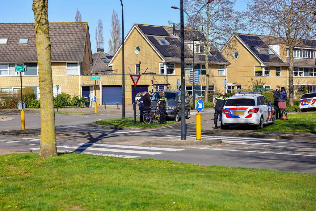 Aanrijding op rotonde in Nieuwland
