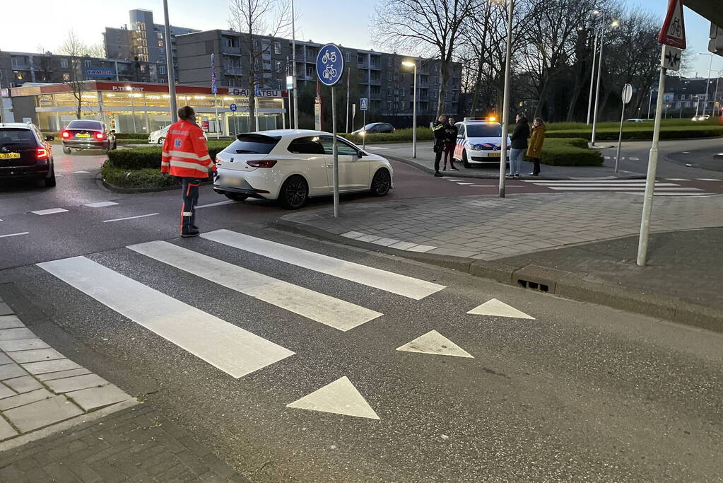Fietser gewond bij botsing met auto