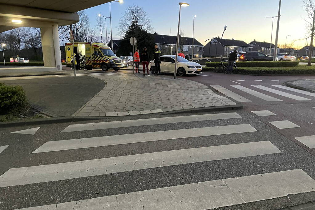 Fietser gewond bij botsing met auto