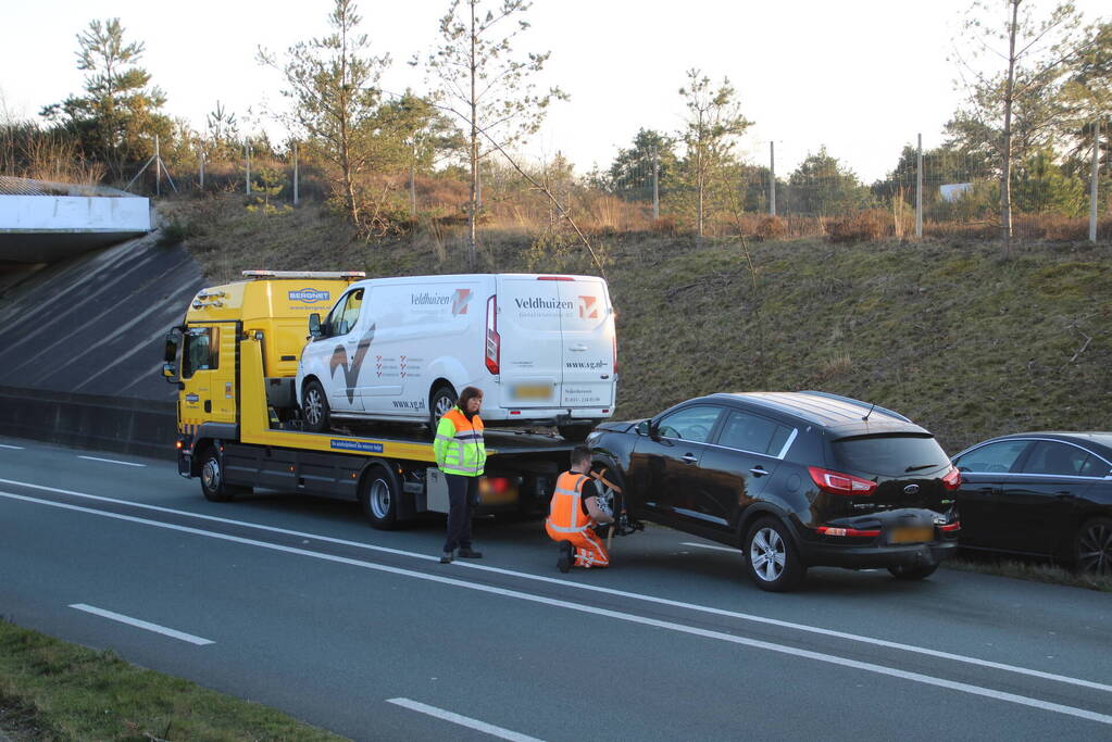 Auto's botsen nabij Ecoduct Treeker Wissel