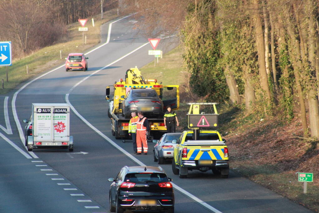 Kop-staart botsing op snelweg