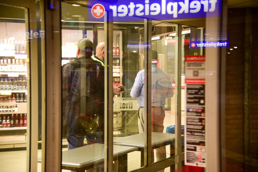 Schoten gelost bij overval op supermarkt