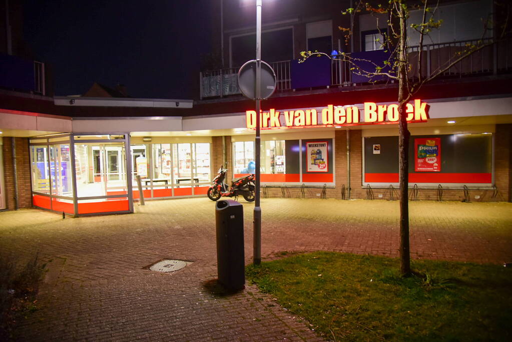 Schoten gelost bij overval op supermarkt