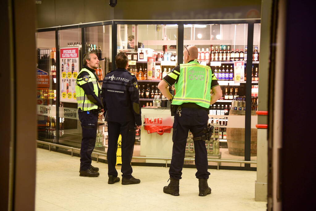 Schoten gelost bij overval op supermarkt