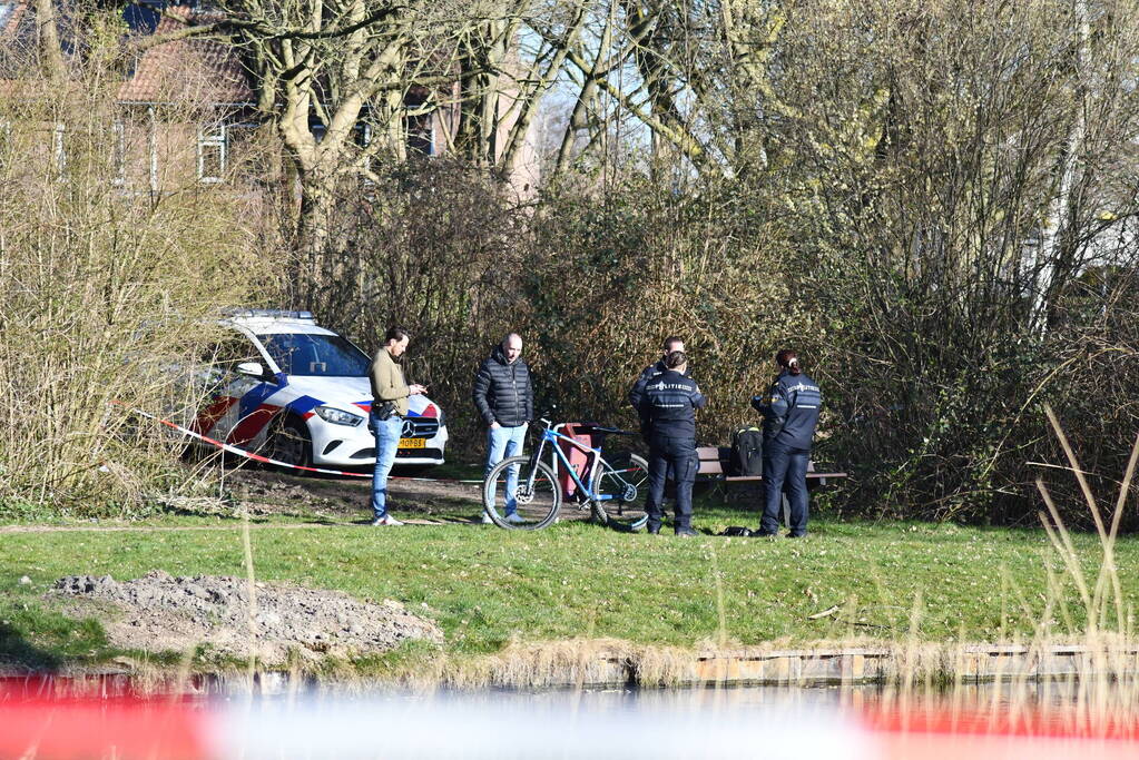 Overleden persoon aangetroffen in Galjoenpark