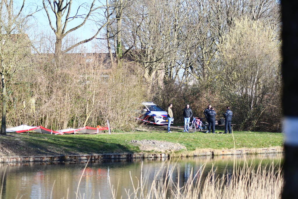 Overleden persoon aangetroffen in Galjoenpark