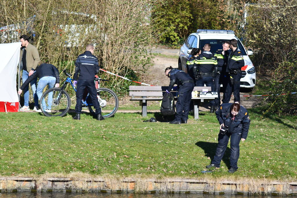 Overleden persoon aangetroffen in Galjoenpark
