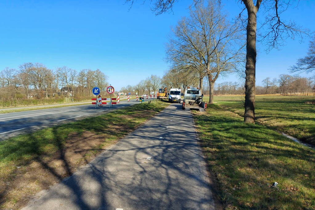 Breuk in waterleiding aan provinciale weg