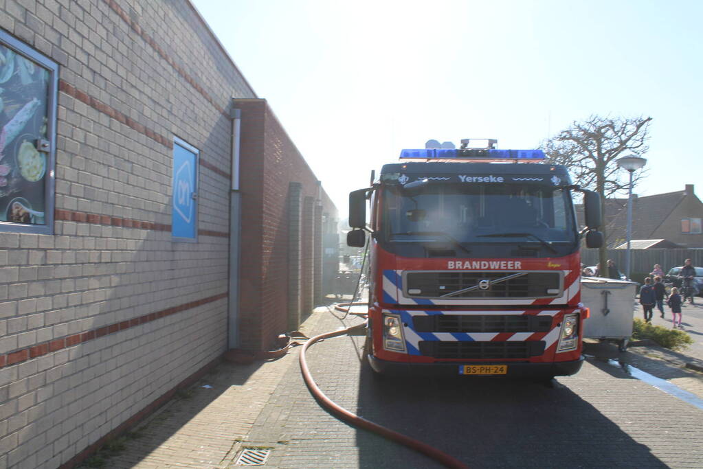 Supermarkt Albert Heijn ontruimd vanwege brand