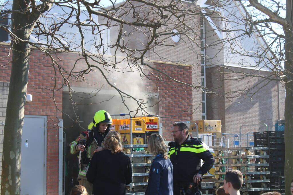 Supermarkt Albert Heijn ontruimd vanwege brand