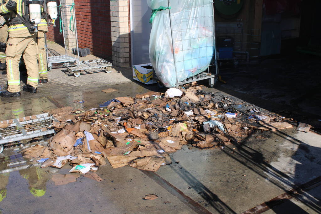 Supermarkt Albert Heijn ontruimd vanwege brand