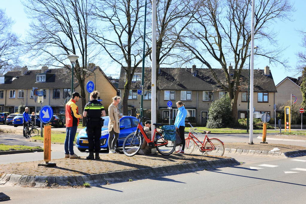 E-bikester aangereden bij het oversteken