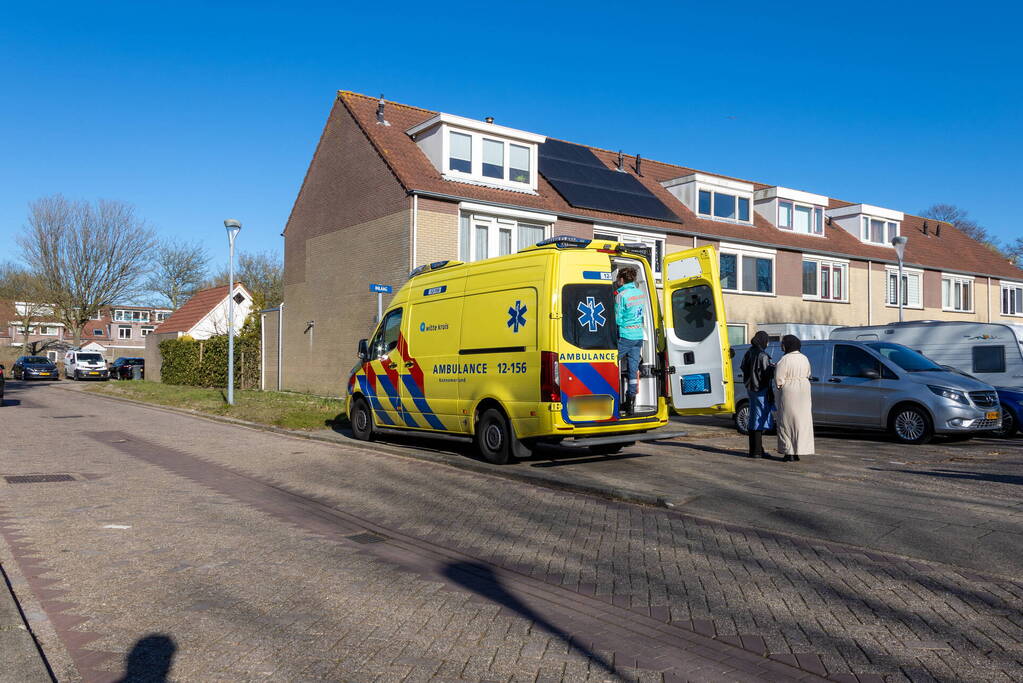 Politie haalt verward persoon uit woning