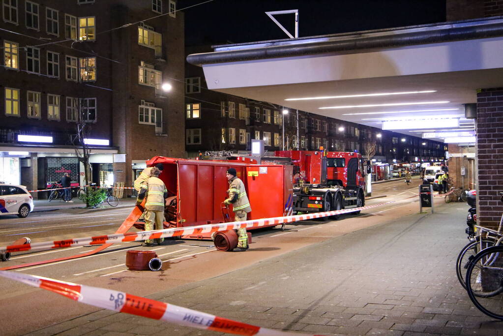 Meerdere woningen ontruimd bij grote brand