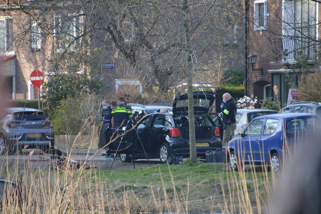 Mogelijk explosief aangetroffen in auto