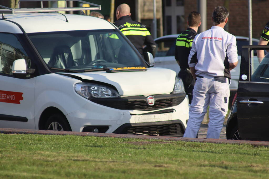 Drie voertuigen betrokken bij kettingbotsing