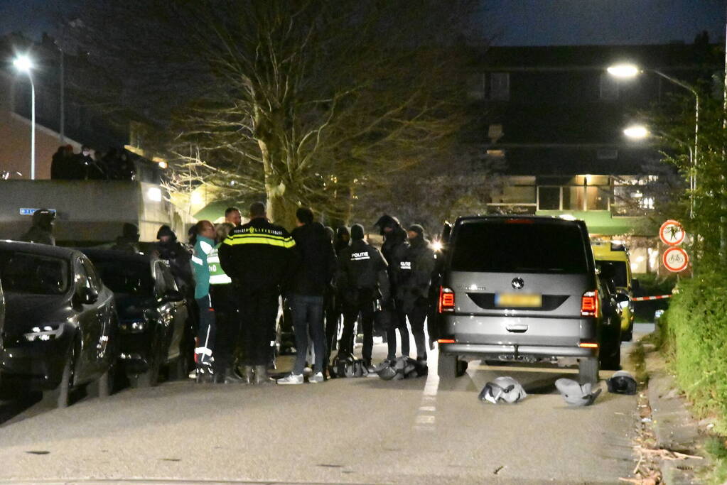 Grote politie-inzet na conflict in woning