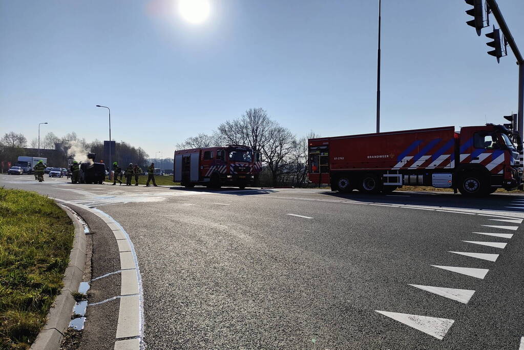 Autohoogwerker gaat in vlammen op