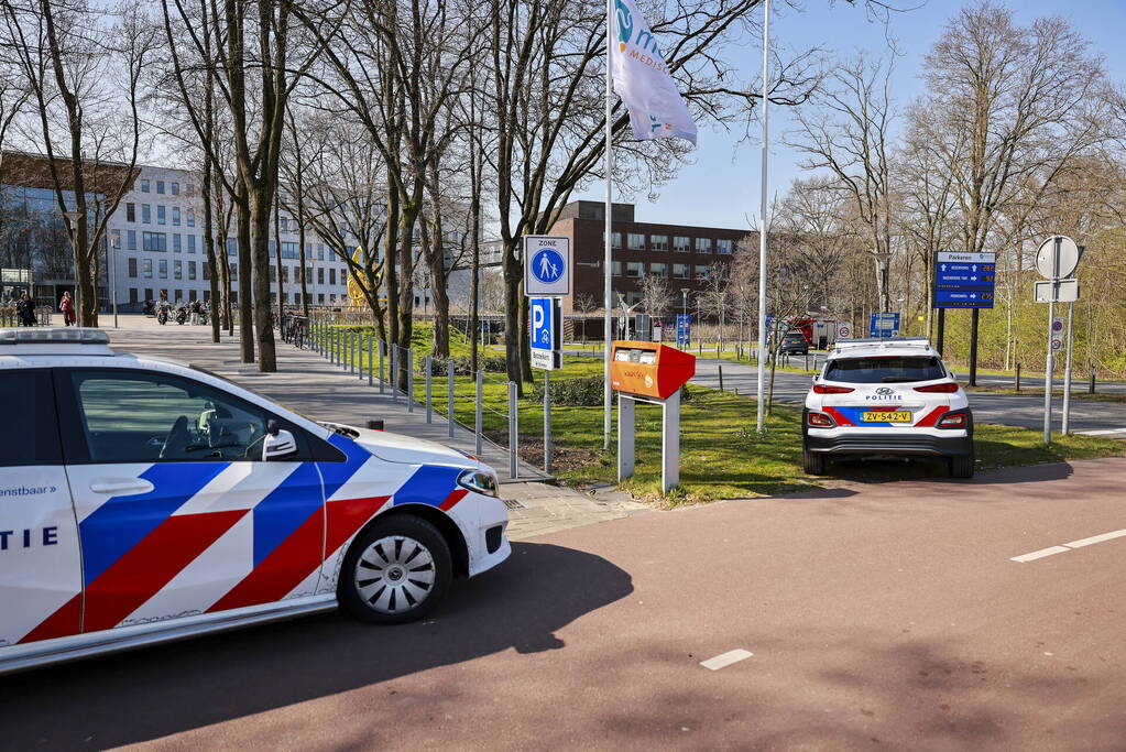 Brandweer doet onderzoek naar brandmelding in Meander Medisch Centrum