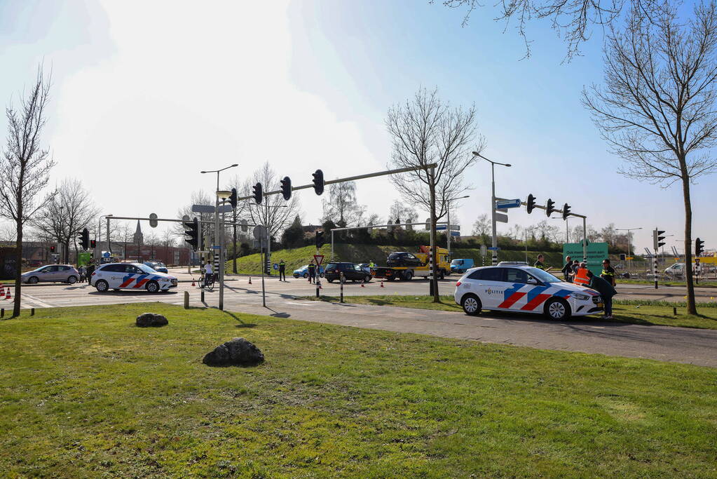 Twee auto's betrokken bij botsing in Nieuwland