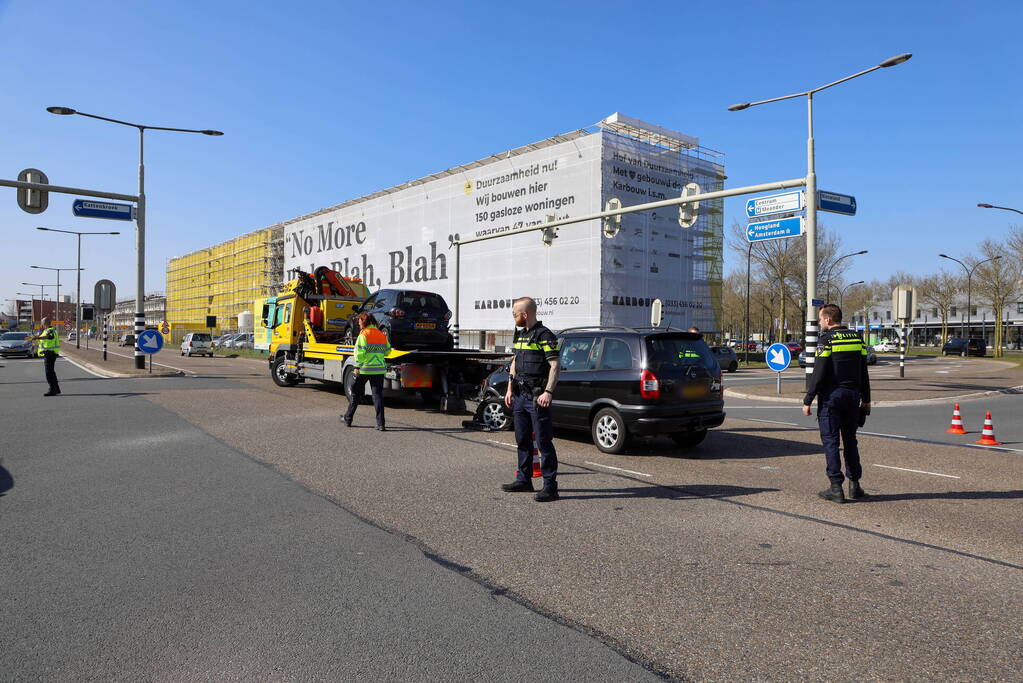 Twee auto's betrokken bij botsing in Nieuwland