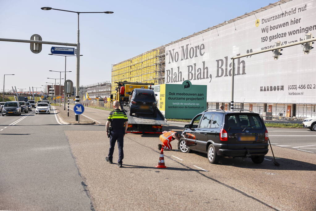 Twee auto's betrokken bij botsing in Nieuwland