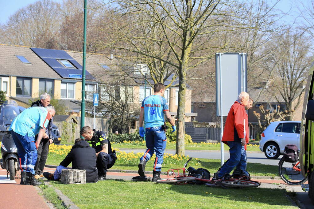 Overstekende fietser aangereden op beruchte rotonde