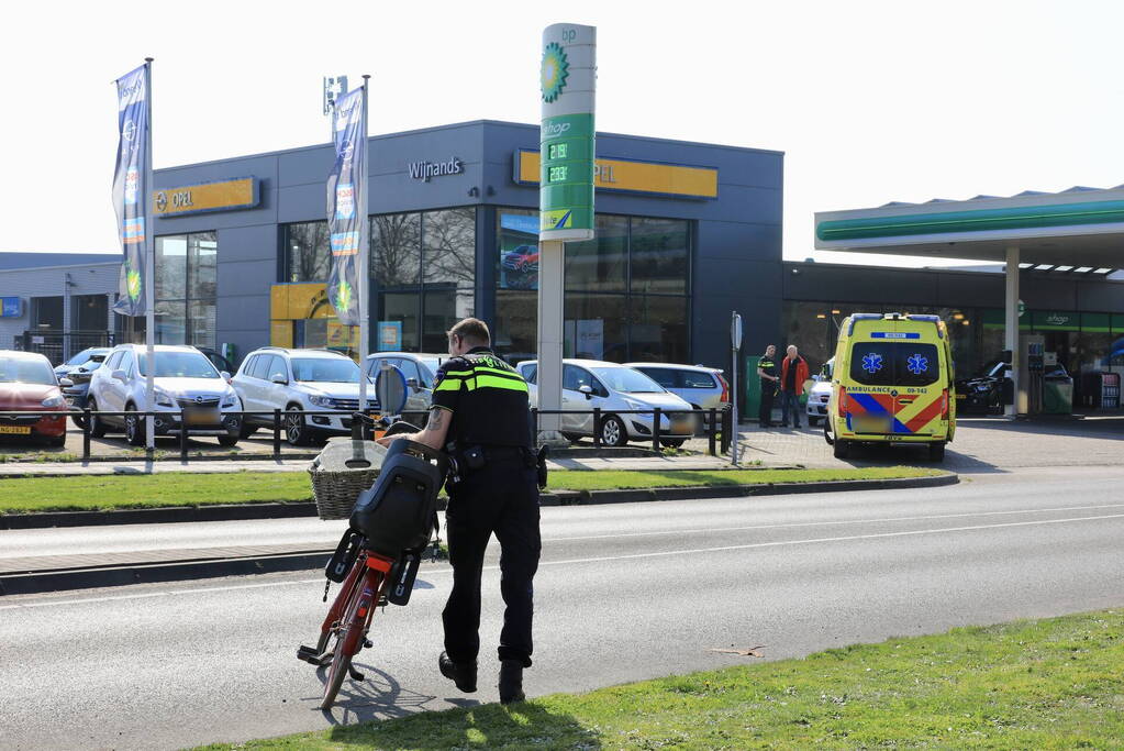 Overstekende fietser aangereden op beruchte rotonde