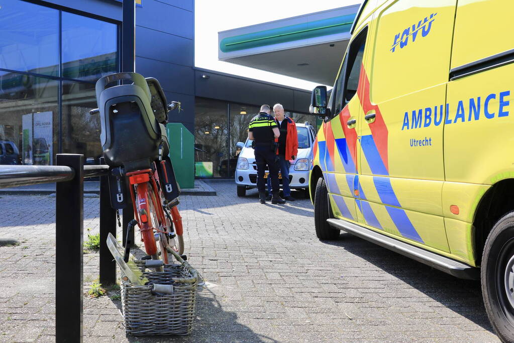 Overstekende fietser aangereden op beruchte rotonde