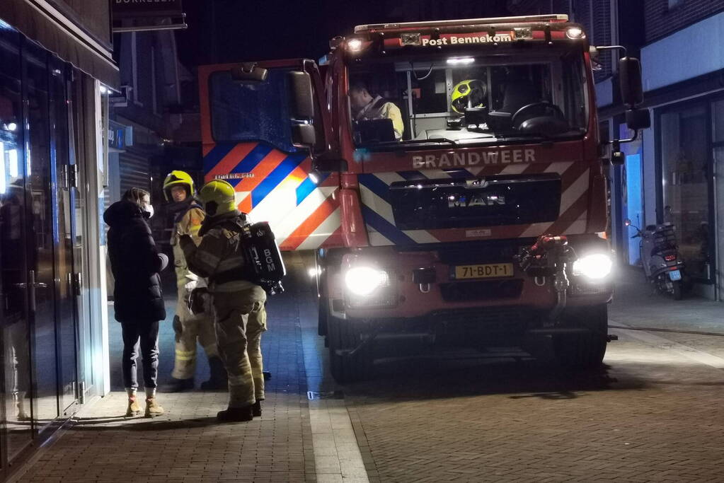 Grote brand boven cafe Railroad