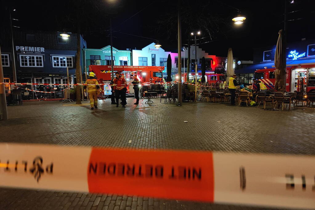 Grote brand boven cafe Railroad