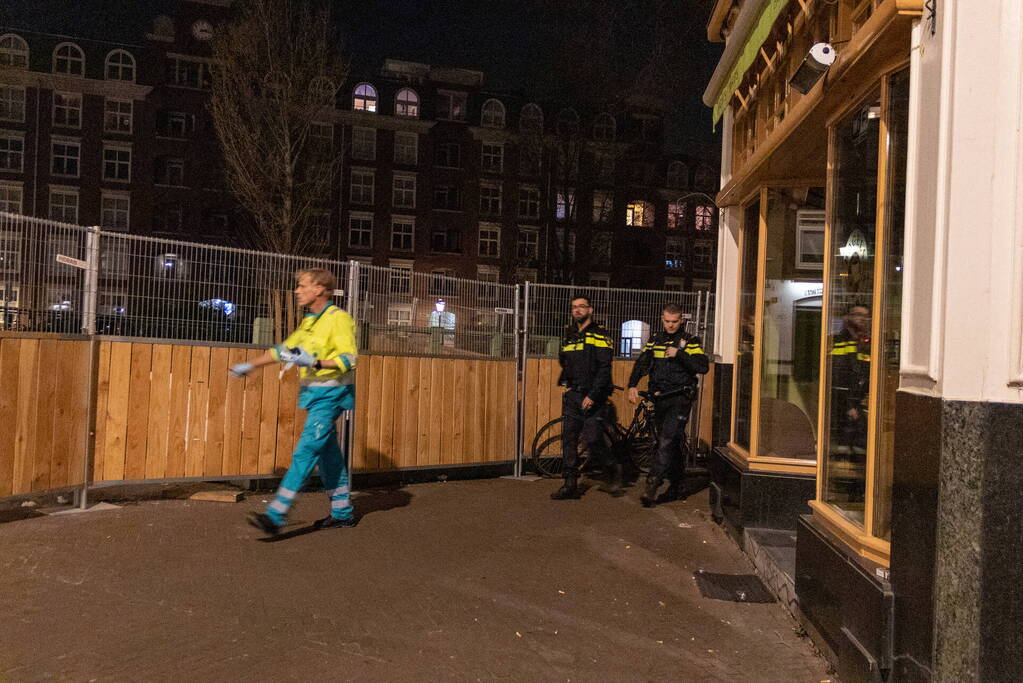 Persoon komt te water in gracht
