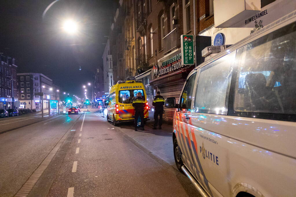 Persoon komt te water in gracht