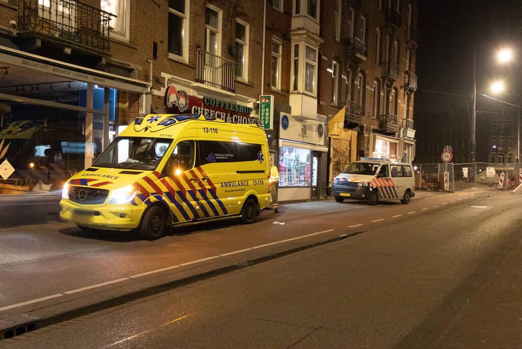 Persoon komt te water in gracht