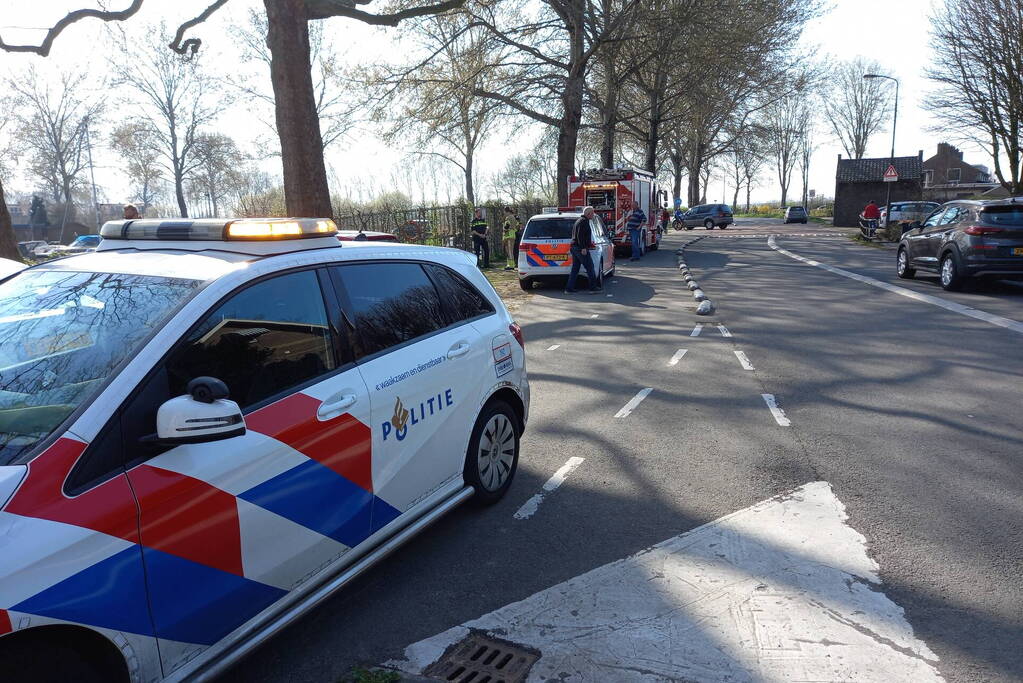 Brand op plezierjacht in haven