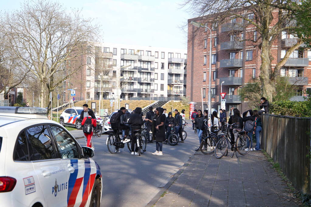 Enorme vechtpartij op middelbare school Het Element