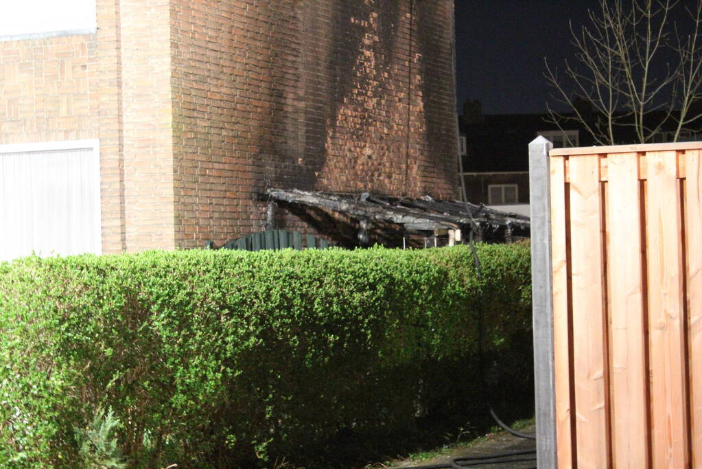 Flinke rookontwikkeling vanwege brand in schuur