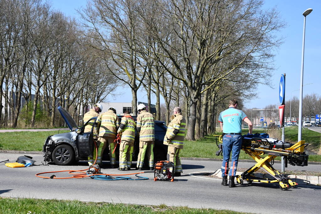 Veel schade bij ongeval tussen twee auto's