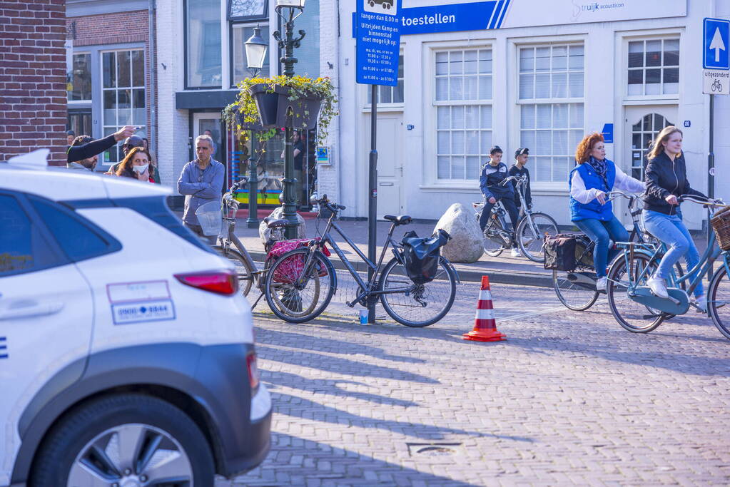 Fietsster loopt botbreuken op bij aanrijding