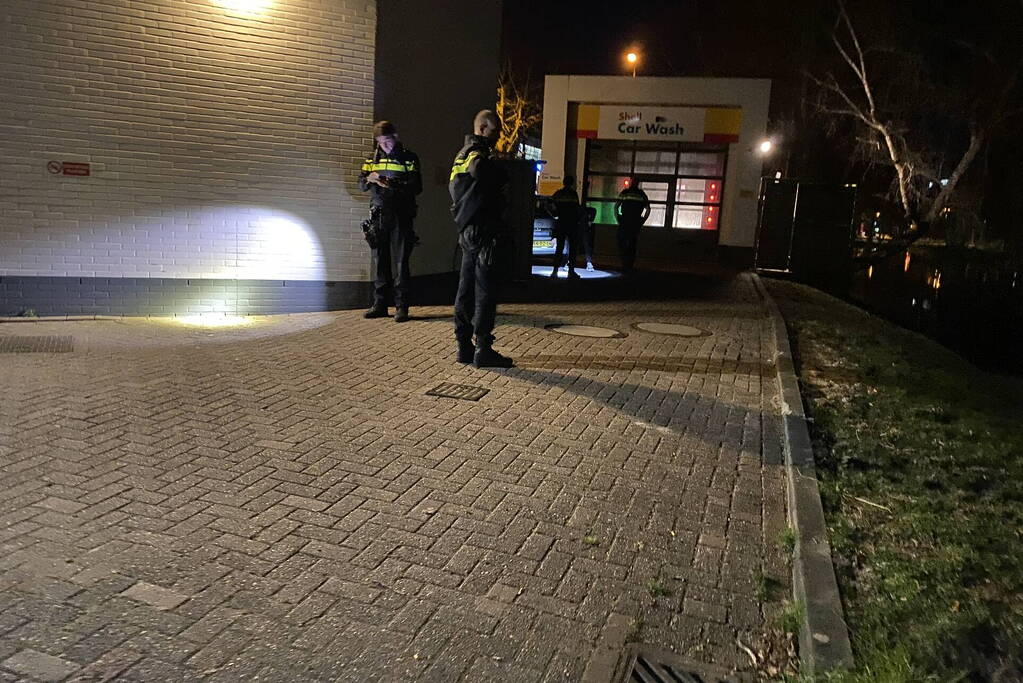 Persoon gaat ervandoor na stopteken