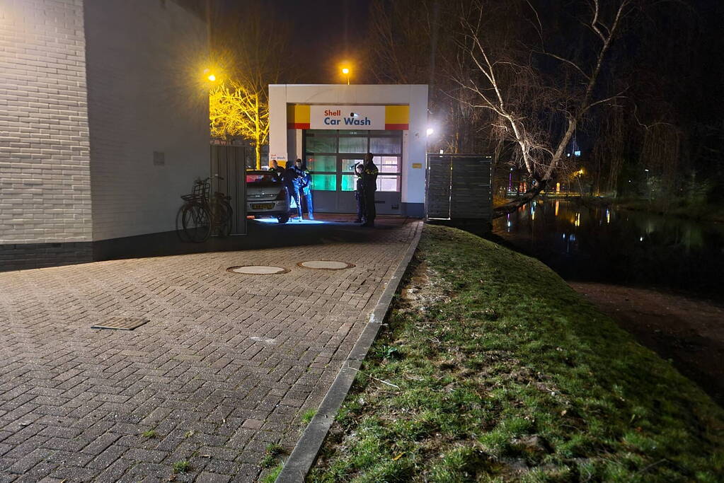 Persoon gaat ervandoor na stopteken