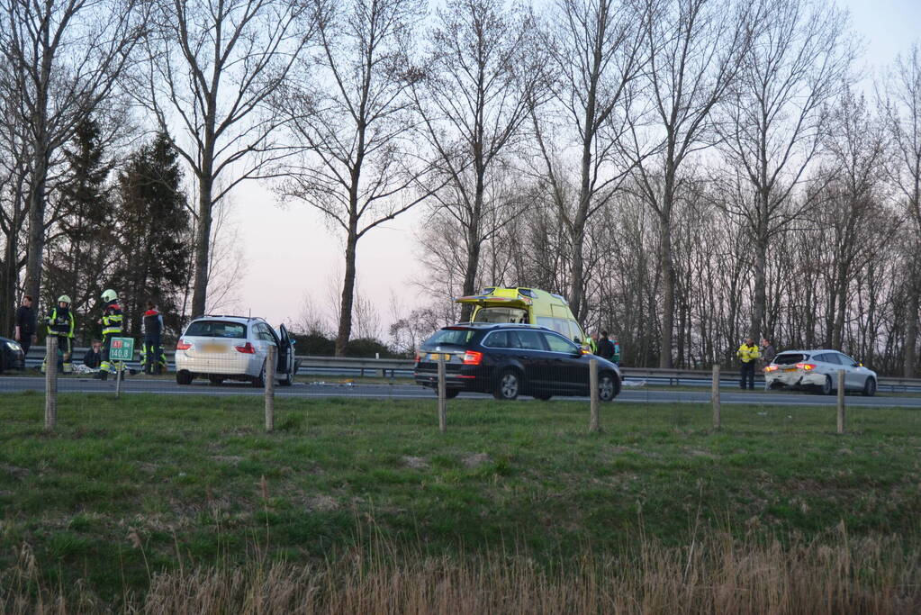 Negen gewonden bij forse kop-staartbotsing