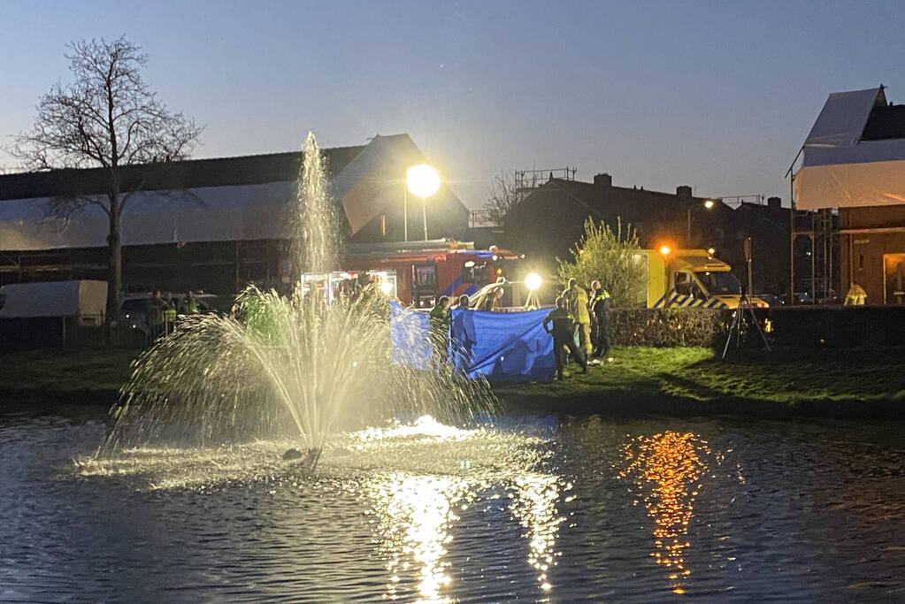 Kind (3) overleden na te water raken in vijver