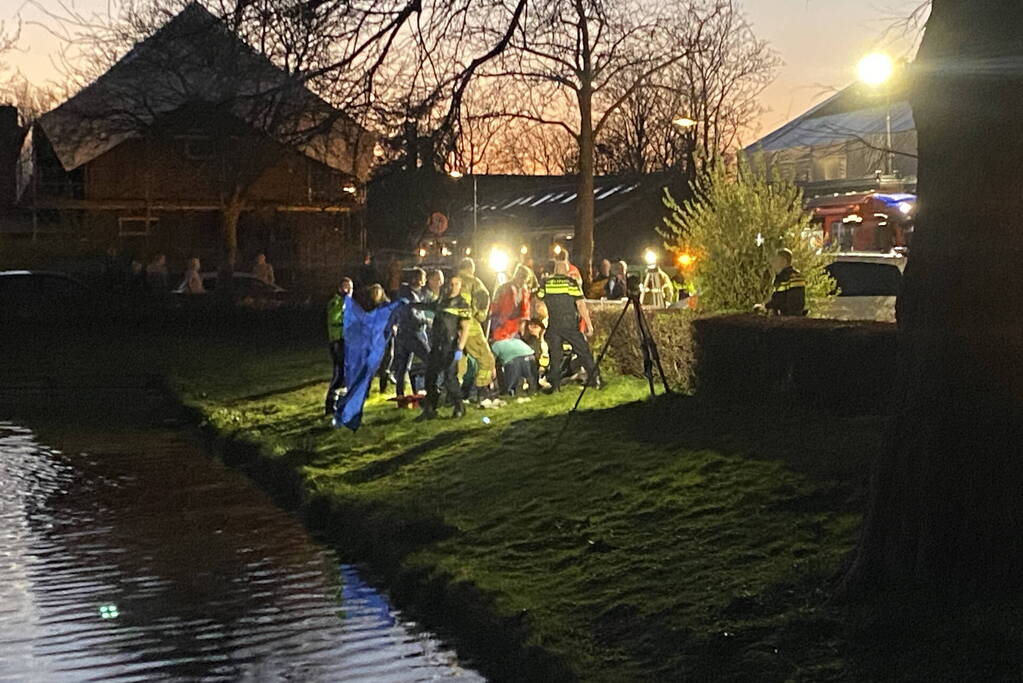 Kind (3) overleden na te water raken in vijver