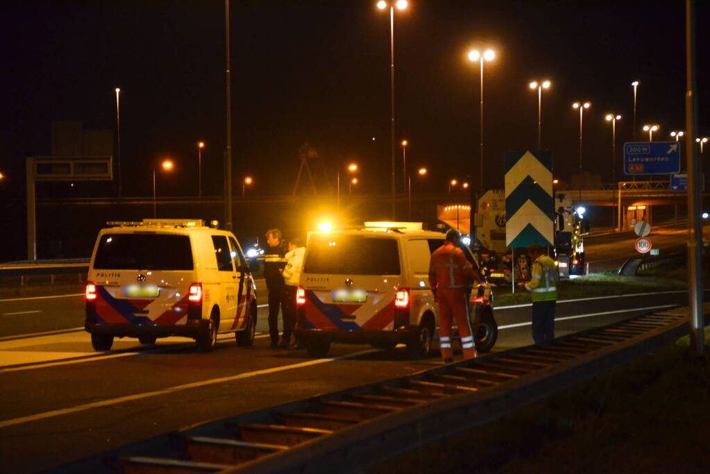 Automobiliste (88) overleden bij aanrijding met vrachtwagen
