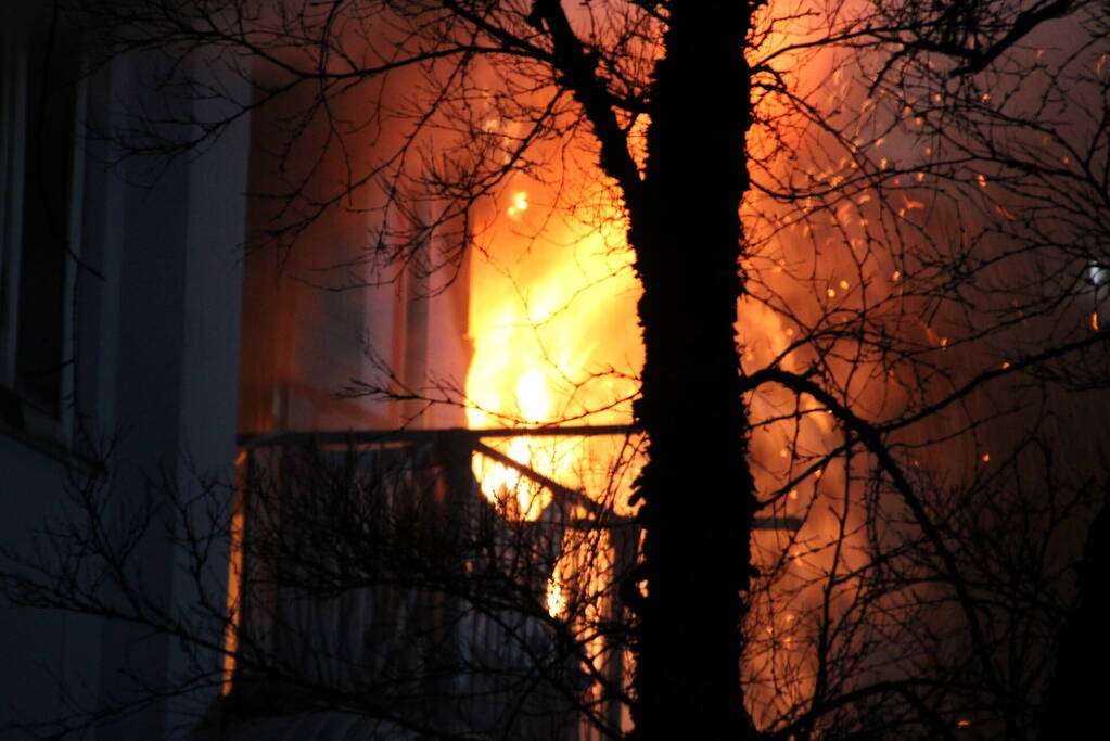 Gewonde bij uitslaande brand in flat