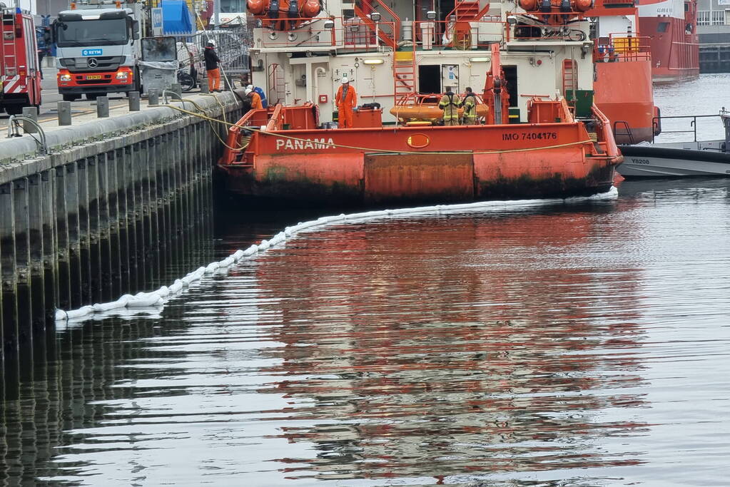 Brandstoflekkage van Offshore Supply Ship
